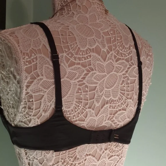3!!!! 34A Victoria Secret Women's Bras!! - Picture 2 of 7